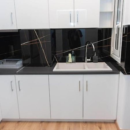 Renovated Spacious Flat 7Min To Subway Station- Афины Экстерьер фото