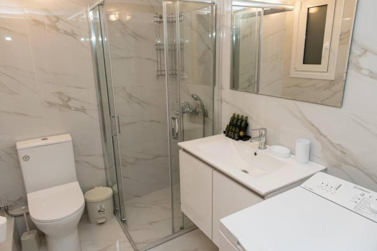 Renovated Spacious Flat 7Min To Subway Station- Афины Экстерьер фото
